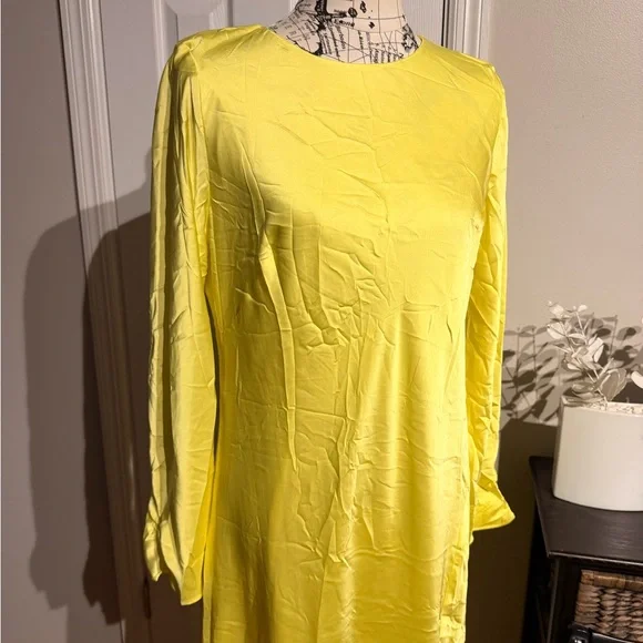 NWOT Express Satin Long Sleeve Asymmetrical Hem Maxi Vibrant Yellow Dress Sz L - Picture 4 of 6